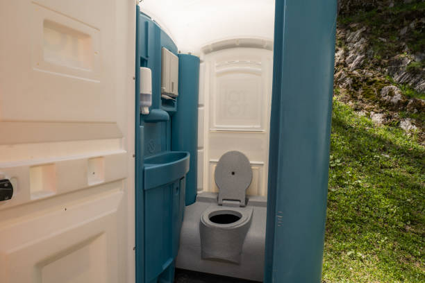 Best Portable restroom trailer rental  in Kensington, CT